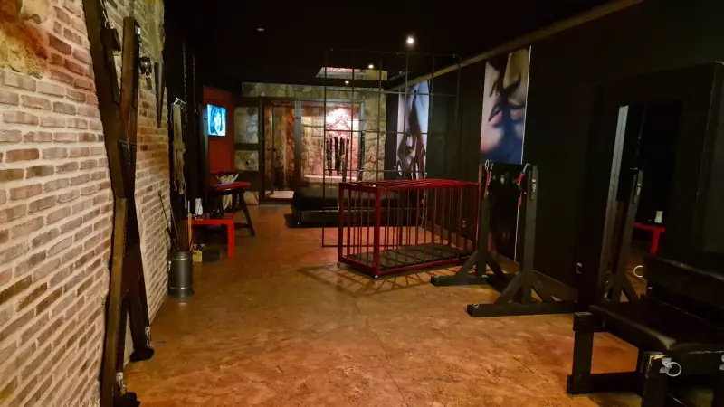 Rosas Negras - Habitación temática Madrid