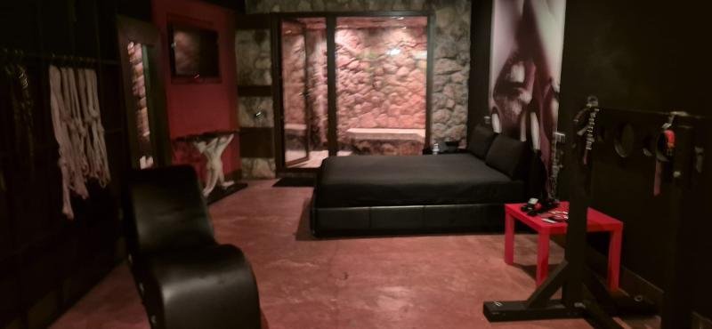 BDSM Beginner's Guide: Your First Experience in Madrid